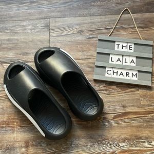 NWT Men’s Lightweight Open-toe Shoes sz 9.5/10